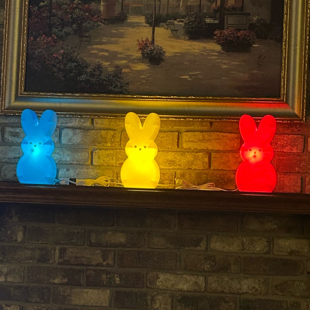 NWT Set of 3 blow mold Light Up Peeps !!!